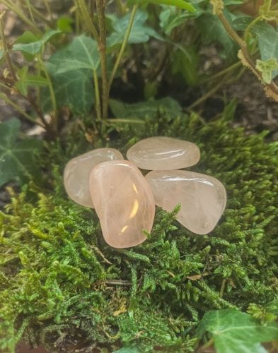 Quartz rose roulé