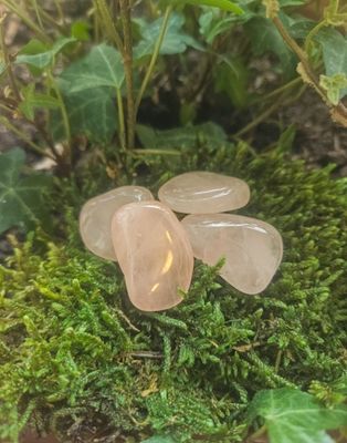 Quartz rose roulé