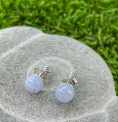 Clous d&#39;oreilles en Calcédoine bleue