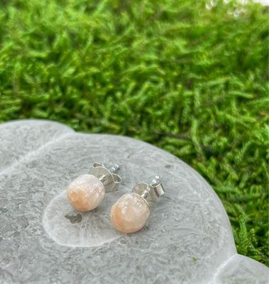 Clous d&#39;oreille en Scolécite