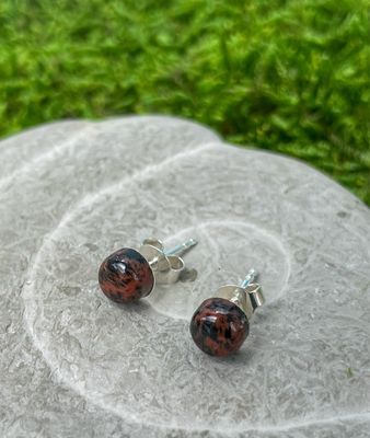 Clous d&#39;oreilles en Obsidienne Acajou