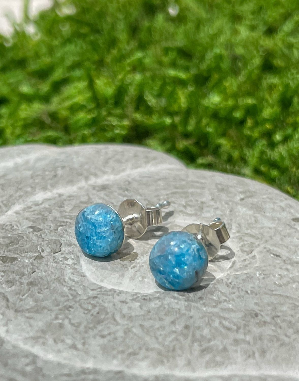 Clous d'oreilles en Apatite bleue