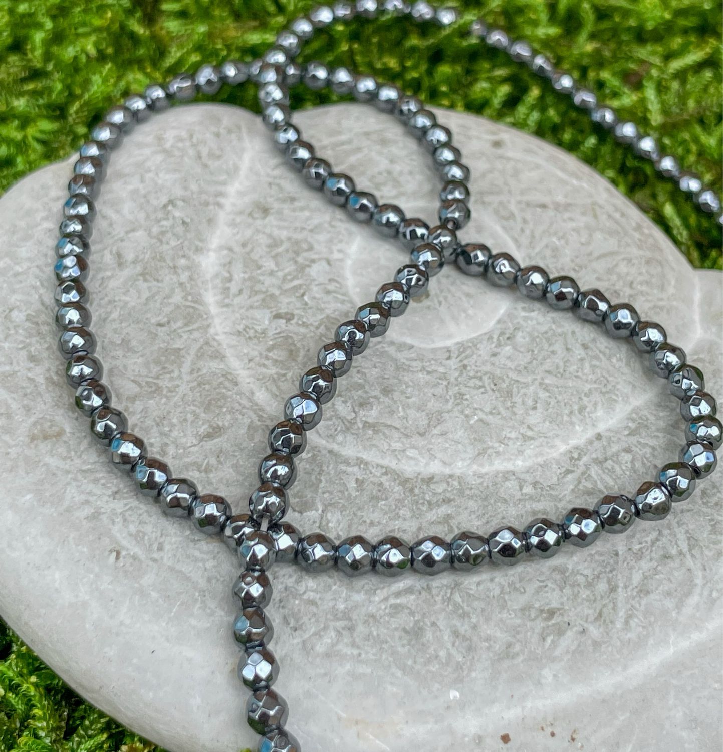 Rang d'Hématite facettée 3 mm