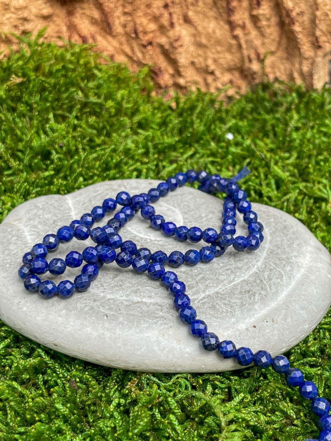 Rang de Lapis-Lazuli facetté 4mm