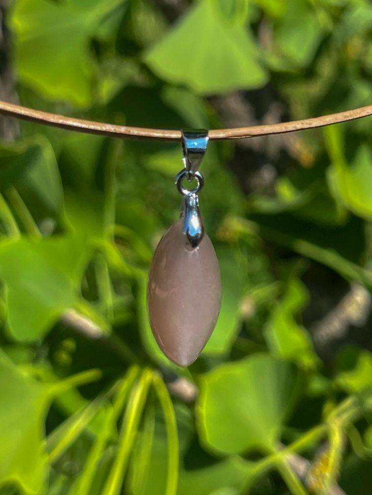 Pendentif en Pierre de lune orangée