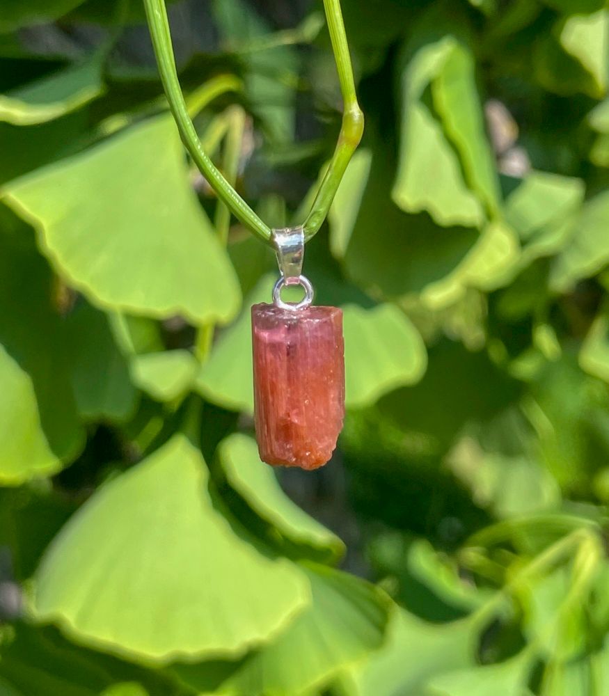 Pendentif en Tourmaline rose brute