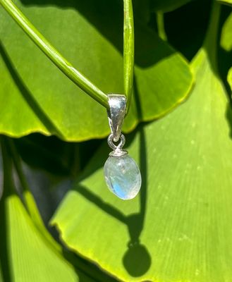 Pendentif en Pierre de lune blanche 