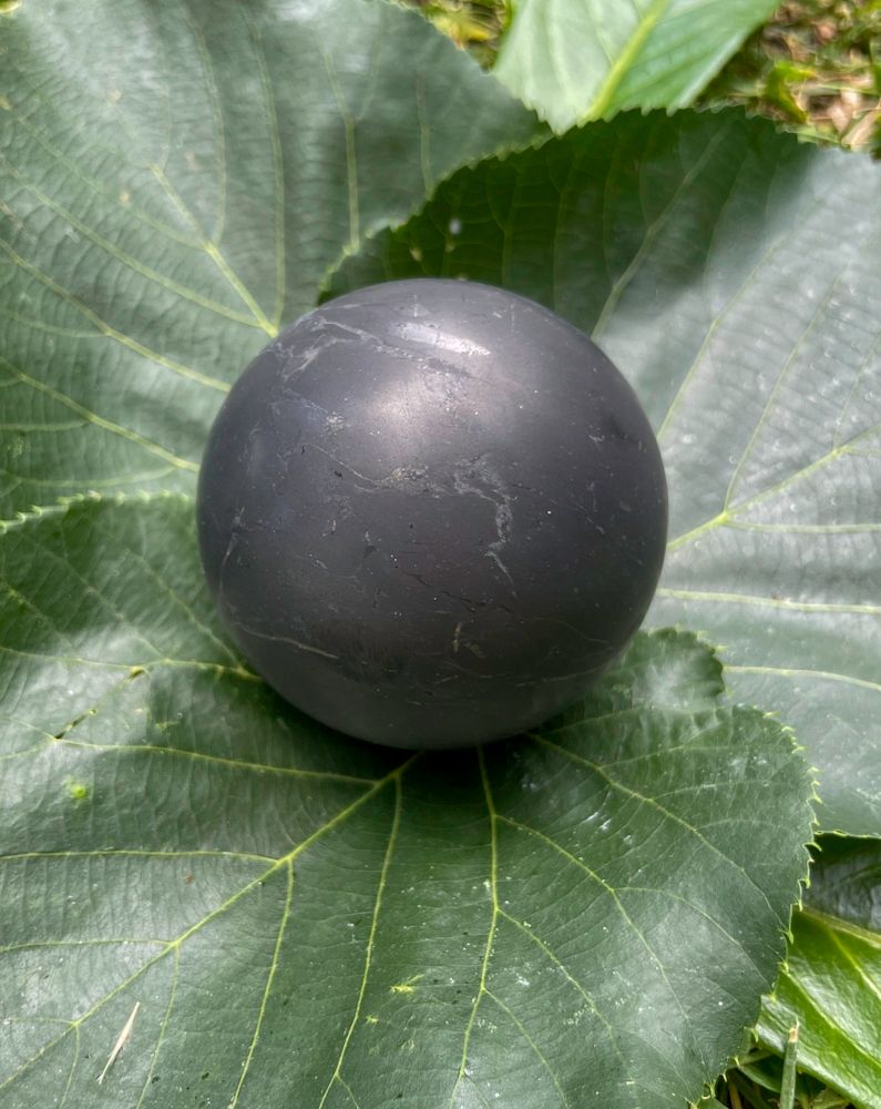 Boule en Shungite mate - 6 cm
