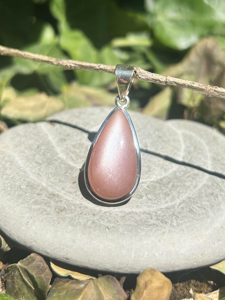 Pendentif en Pierre de lune orangée
