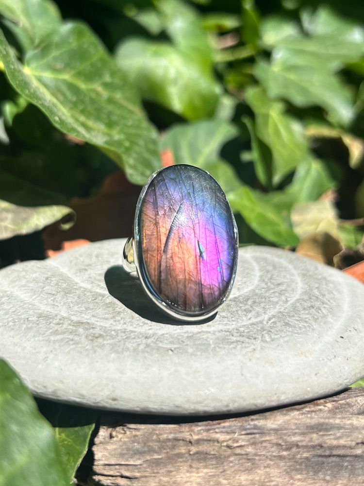 Bague en Labradorite violette