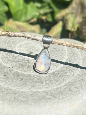 Pendentif en Pierre de lune blanche