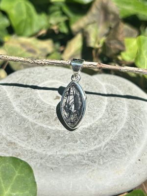 Pendentif en Quartz tourmaline facetté