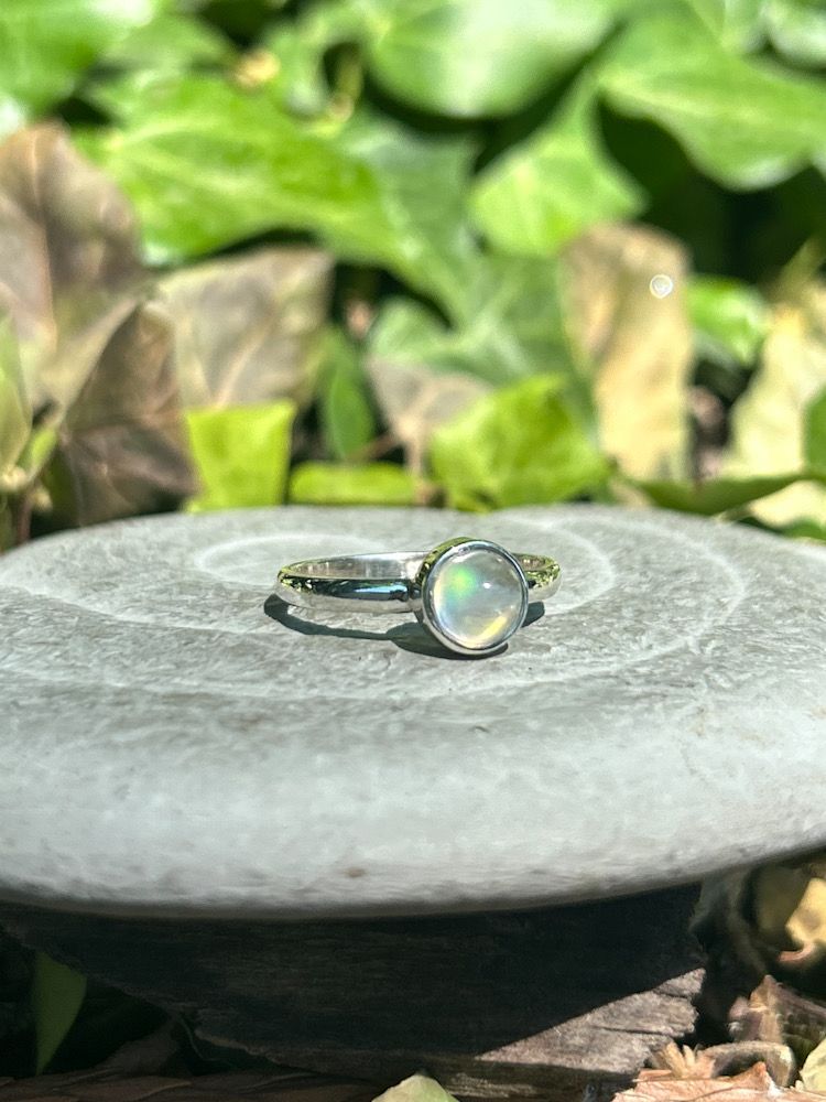 Bague en Pierre de lune blanche ronde