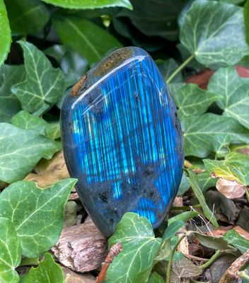 Menhir en Labradorite
