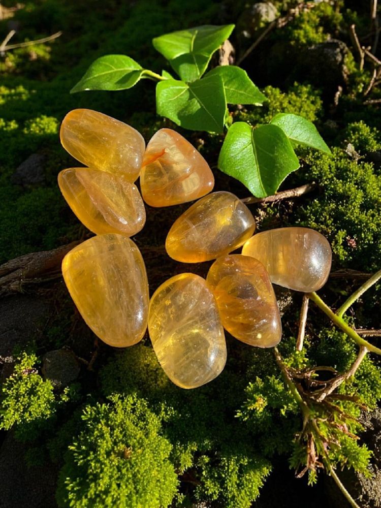 Fluorite jaune roulée