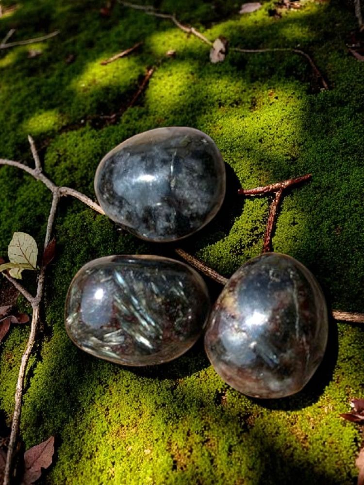 Astrophyllite roulée
