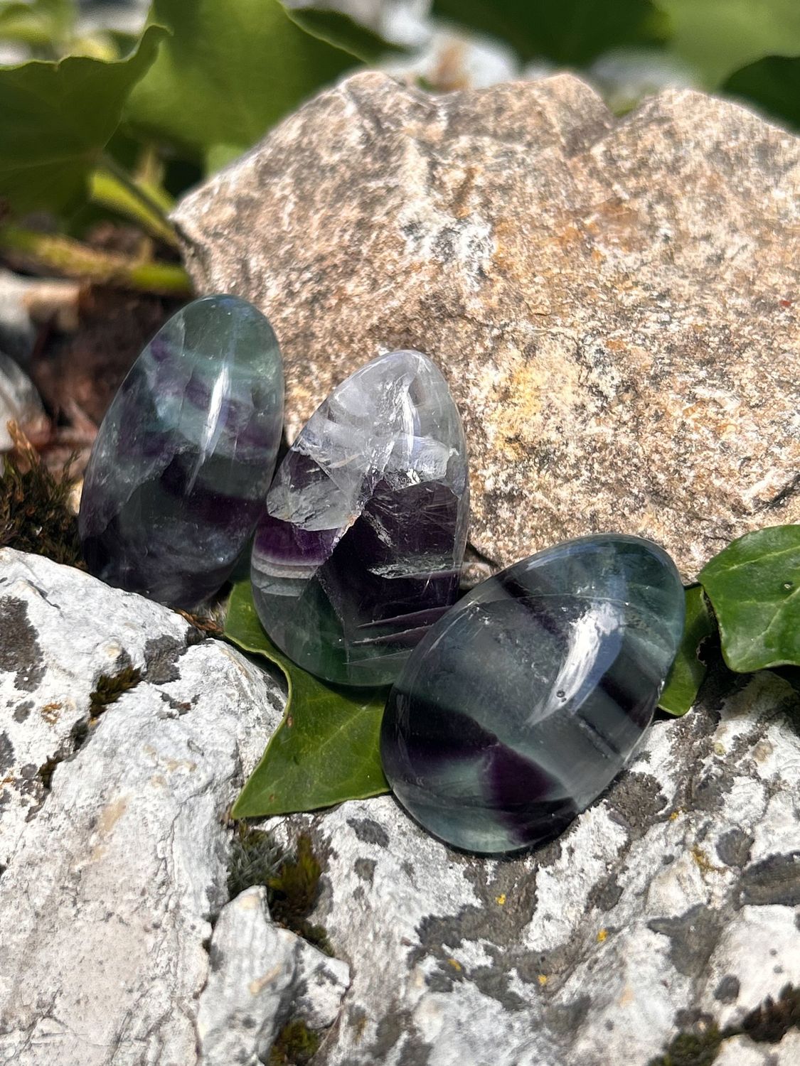 Fluorite arc-en-ciel percée