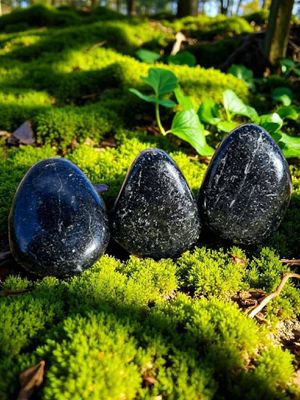Tourmaline noire percée