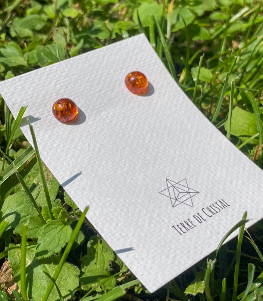 Clous d'oreilles en Ambre