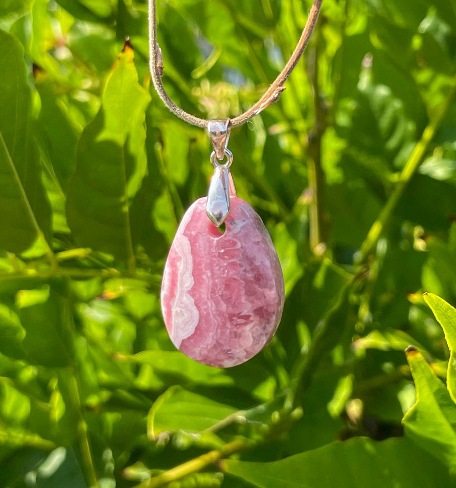 Rhodochrosite percée