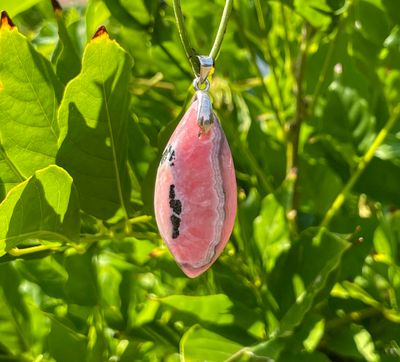 Rhodochrosite percée