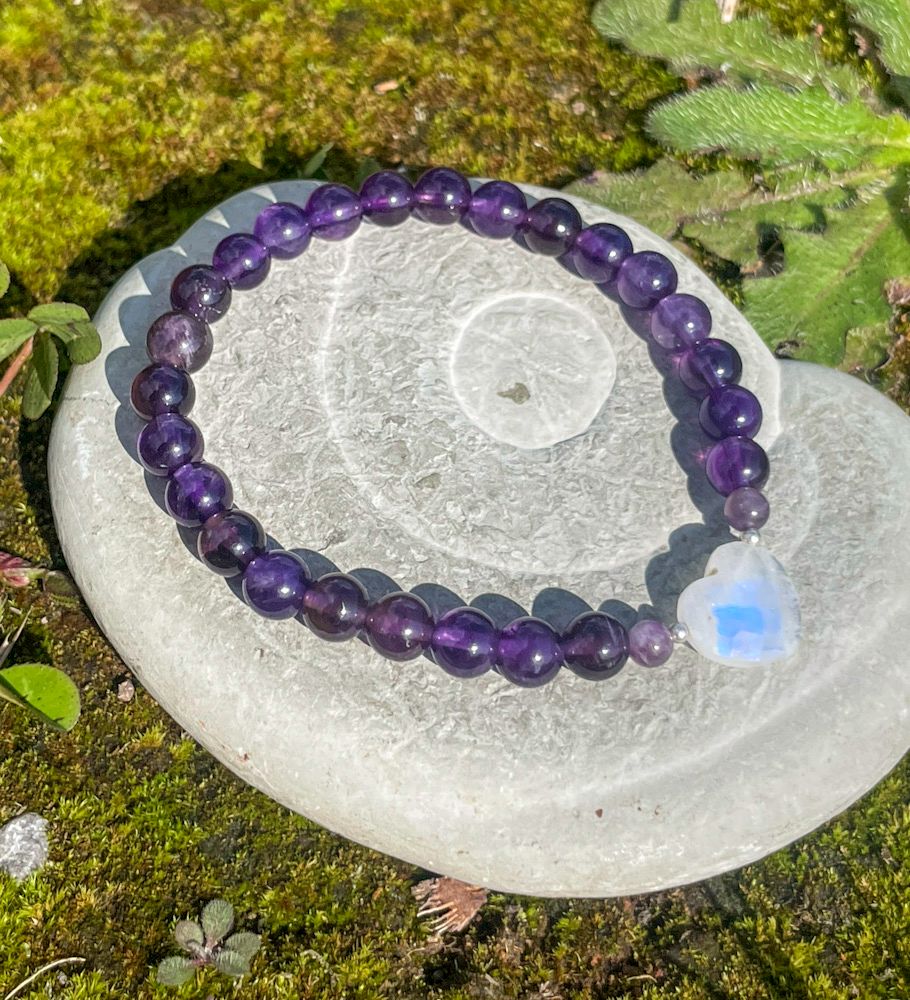 Bracelet en Améthyste, cœur en pierre de lune