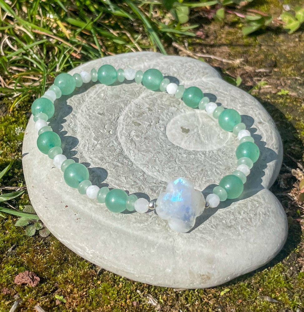 Bracelet en Aventurine verte, Trèfle en pierre de lune blanche