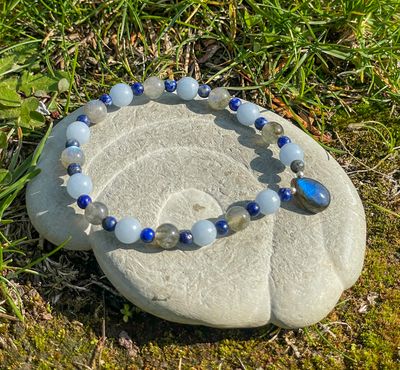 Bracelet en Labradorite, Angélite , Lapis azuli Bracelet en Labradorite, Angélite , Lapis azuli