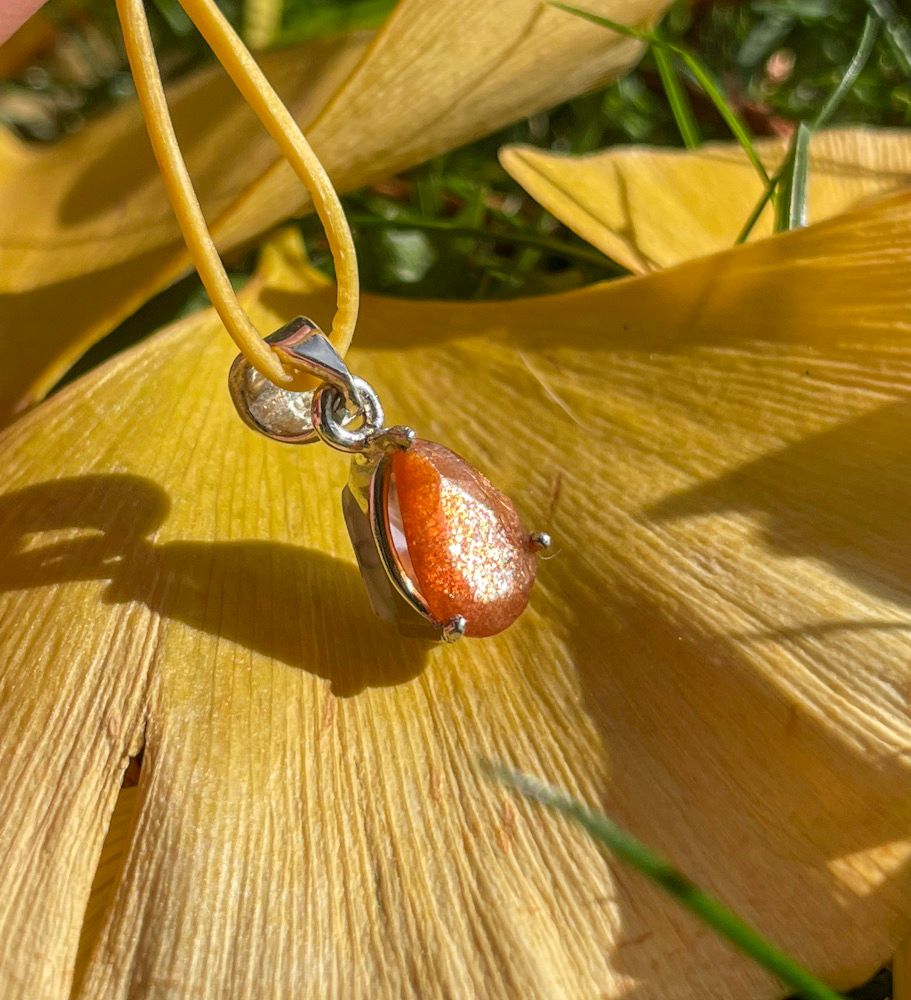 Pendentif en Pierre du soleil