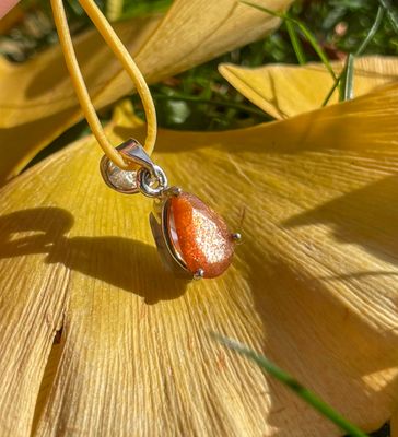 Pendentif en Pierre du soleil