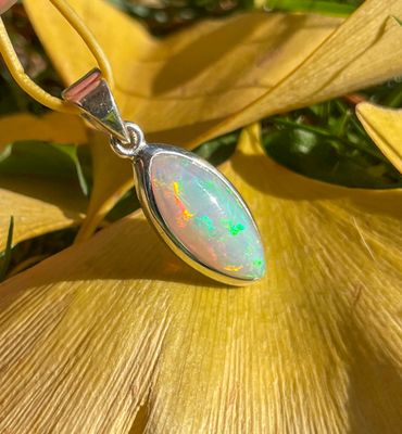 Pendentif en Opale Welo