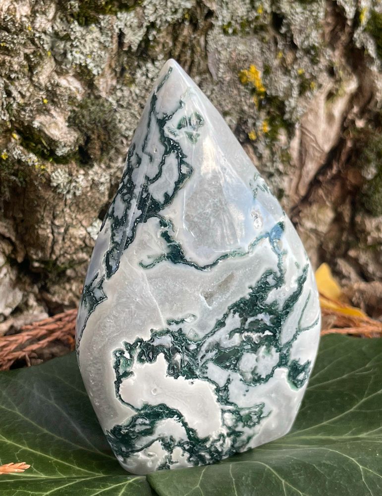 Menhir pointe en Agate Arbre