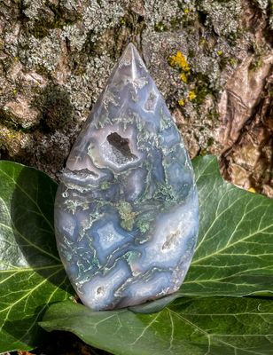 Menhir pointe en Agate mousse verte Menhir pointe en Agate mousse verte
