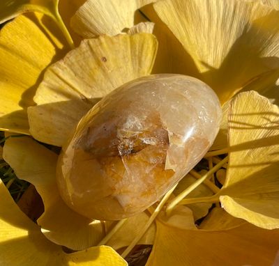 Galet en Quartz hématoïde jaune Galet en Quartz hématoïde jaune