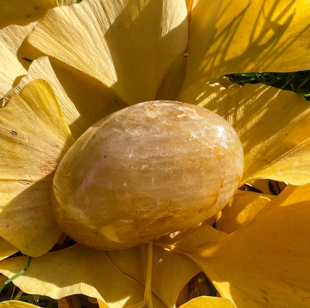 Galet en Quartz hématoïde jaune
