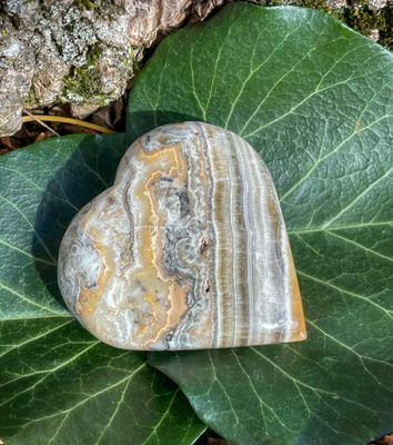 Coeur en Aragonite rubanée Coeur en Aragonite rubanée