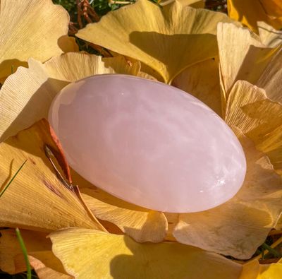 Galet en Mangano-Calcite Galet en Mangano-Calcite