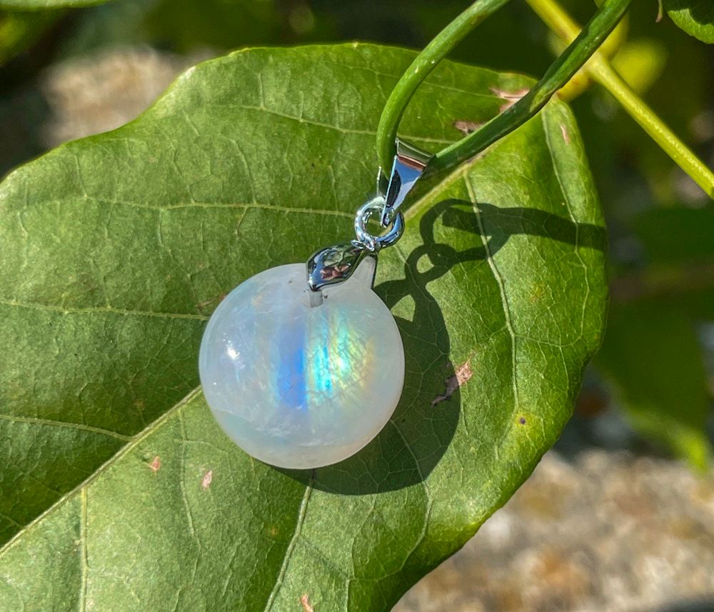 Pendentifs en Pierre de lune blanche à choix
