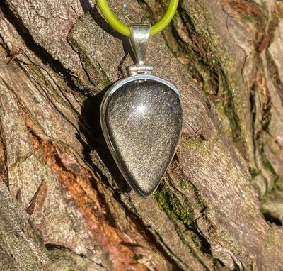 Pendentif en Obsidienne argentée