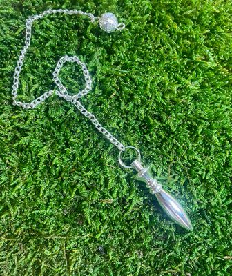 Pendule égyptien argenté