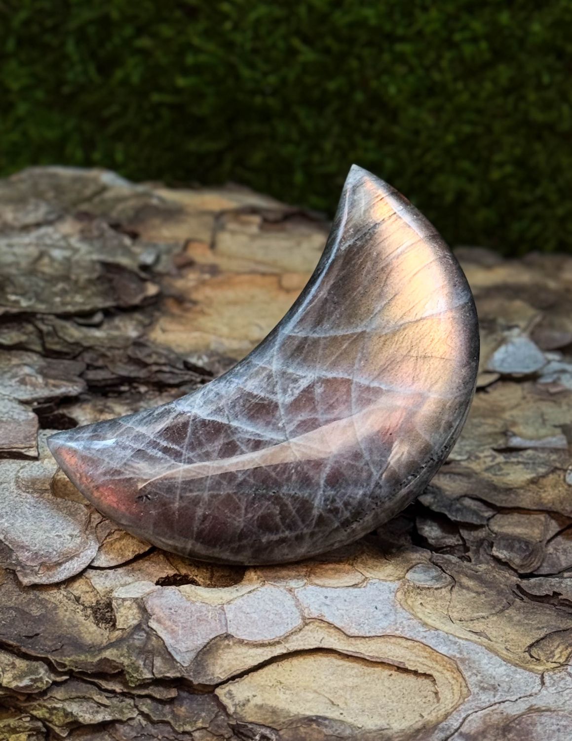 Lune en Labradorite violette - orangée