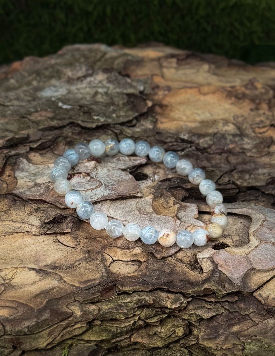 Bracelet en Calcédoine bleue 6 mm