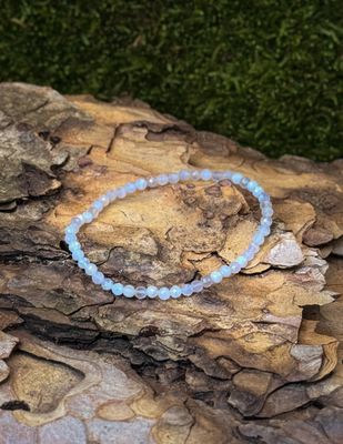 Bracelet en Calcédoine bleue facettée 3 mm