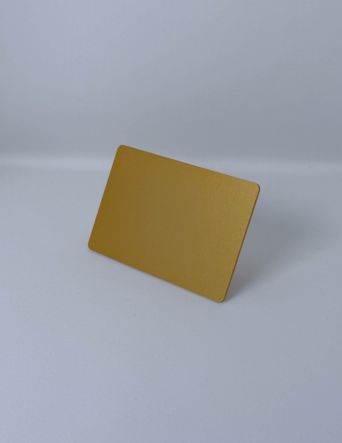 Plaque Tesla jaune-or, format carte de crédit