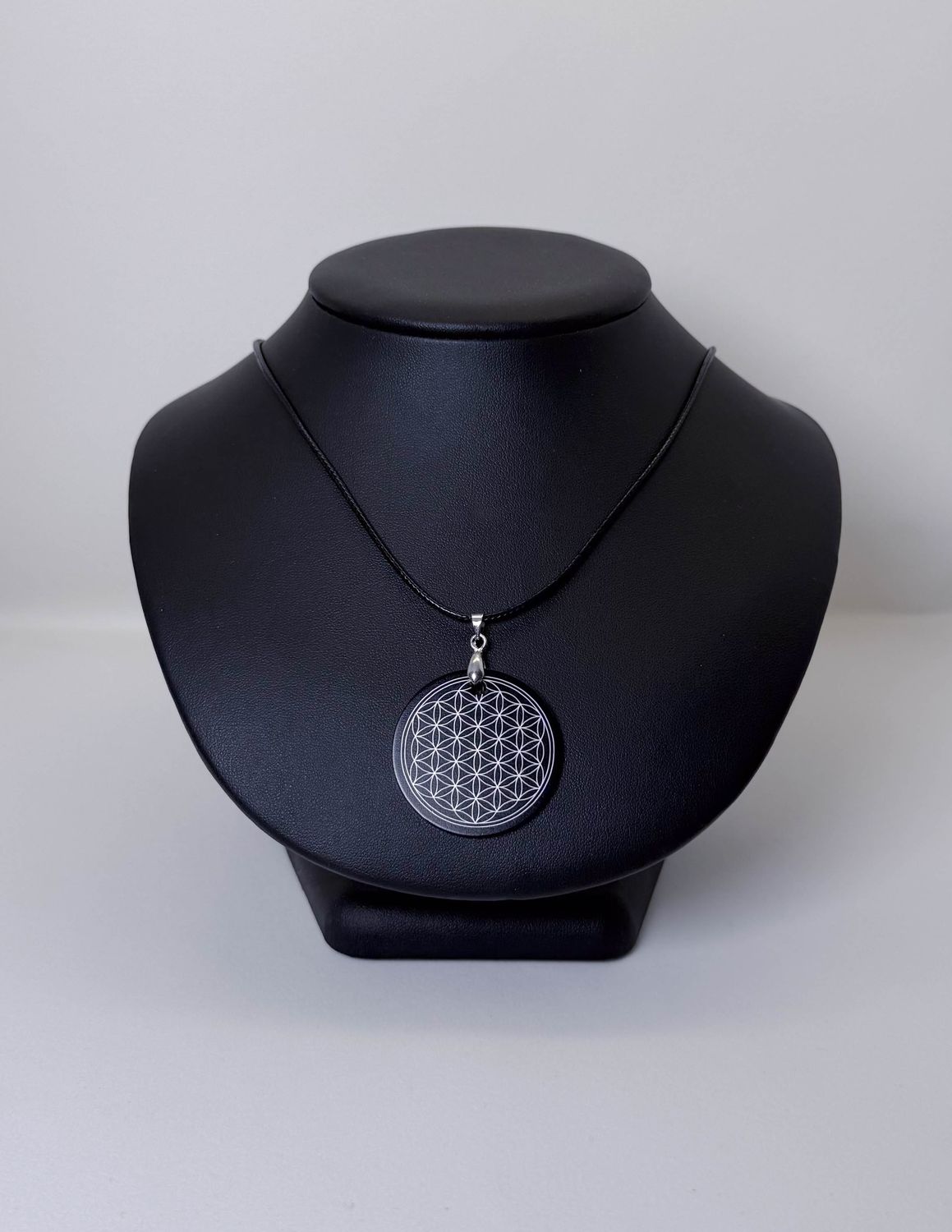 Pendentif plaque Tesla Fleur de vie noir