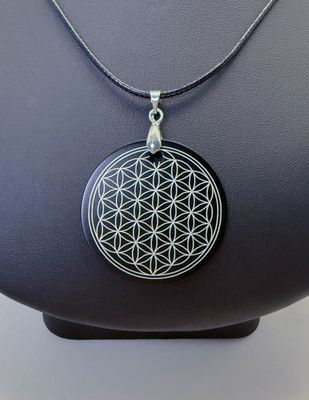Pendentif plaque Tesla Fleur de vie noir