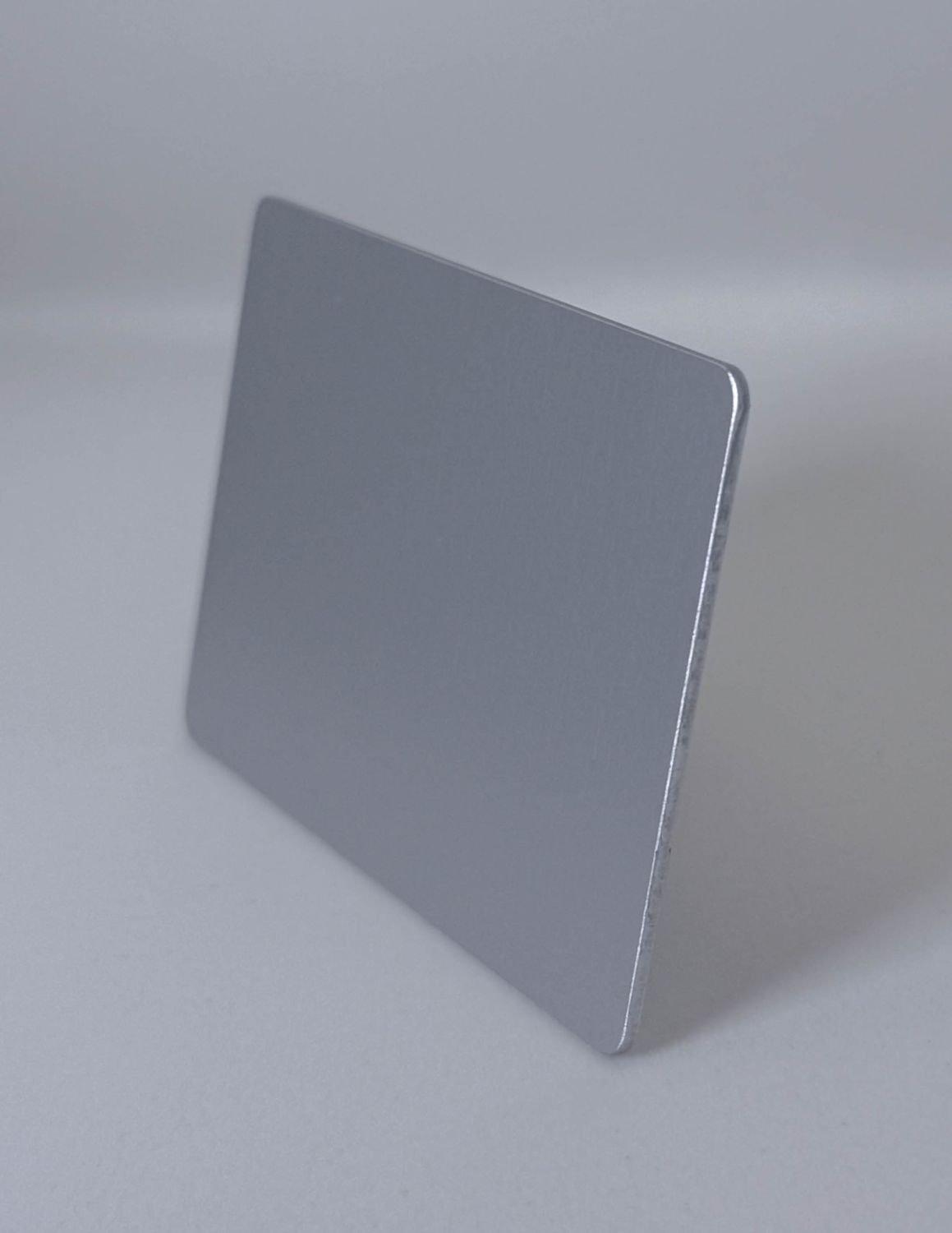 Plaque Tesla Argent, format carte de crédit
