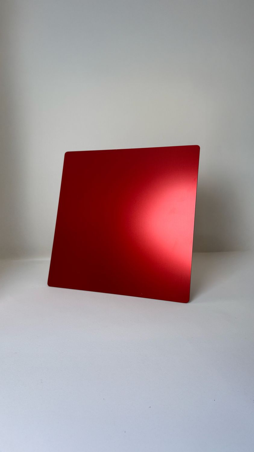 Plaque Tesla rouge grande