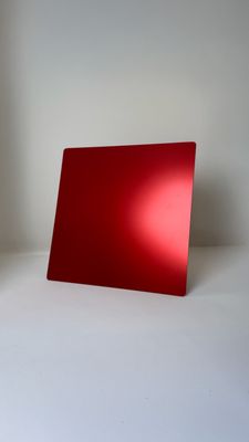 Plaque Tesla rouge grande