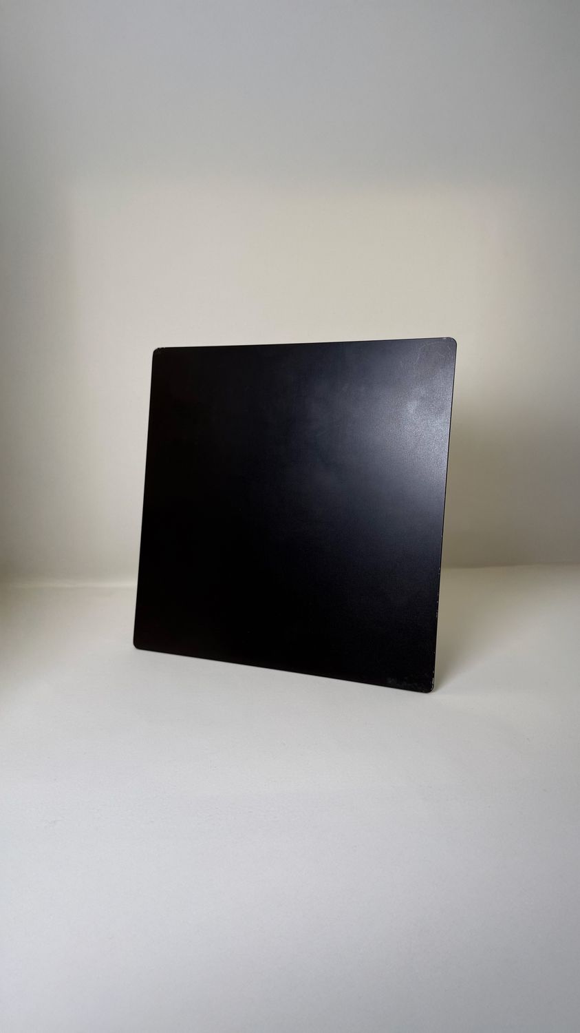 Plaque Tesla noire grande